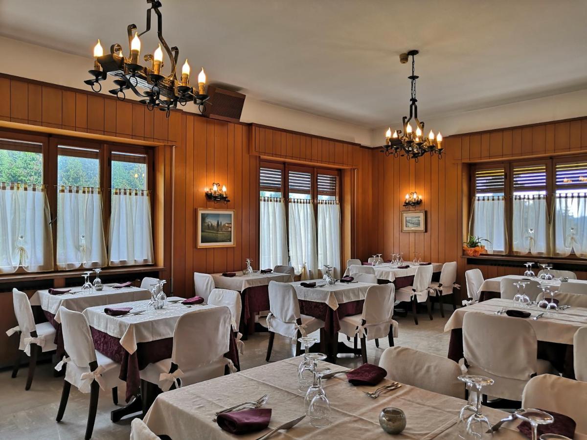 Albergo Ristorante Scanapa Castione della Presolana Exterior photo